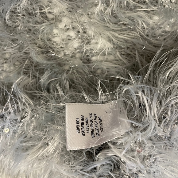 Apt 9 Sweater Top Womens Large Super Soft Fuzzy Silver Sequined Metallic Gray - Picture 7 of 10